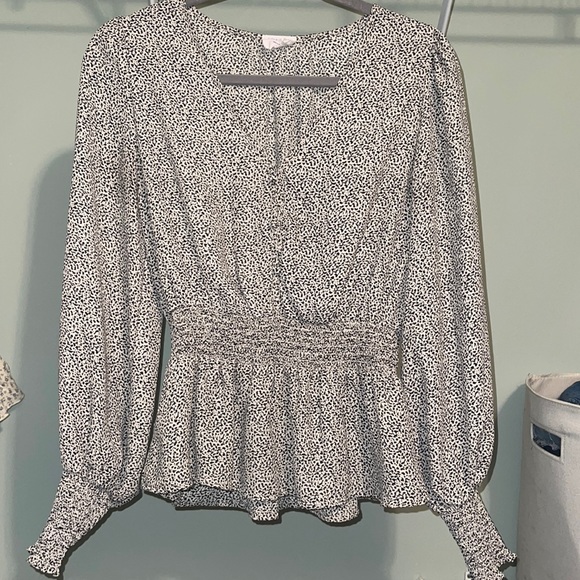 Cute Blouse - Picture 1 of 3